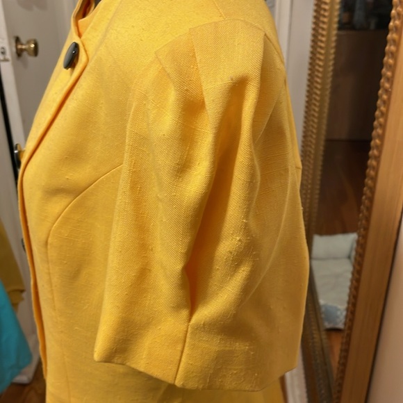 Ladies looks like linen- 50polyester 50 rayon jacket - Picture 3 of 6